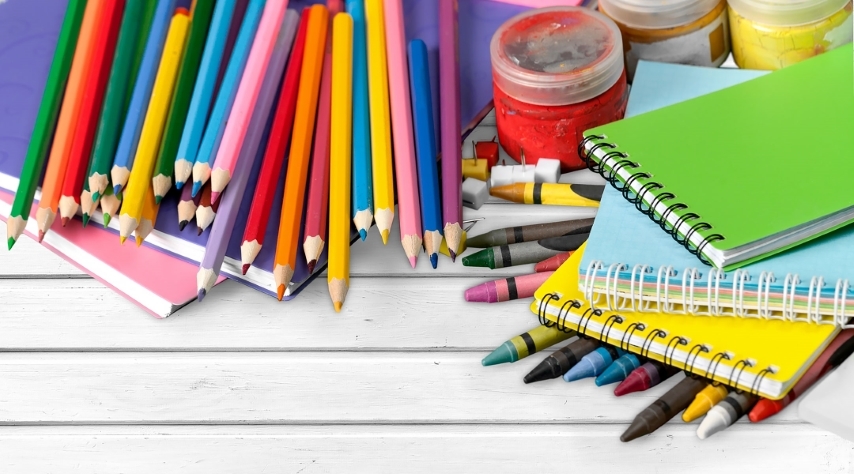 depositphotos_41129897-stock-photo-hands-in-paint